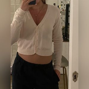 BRANDY MELVILLE BUTTON DOWN SWEATER